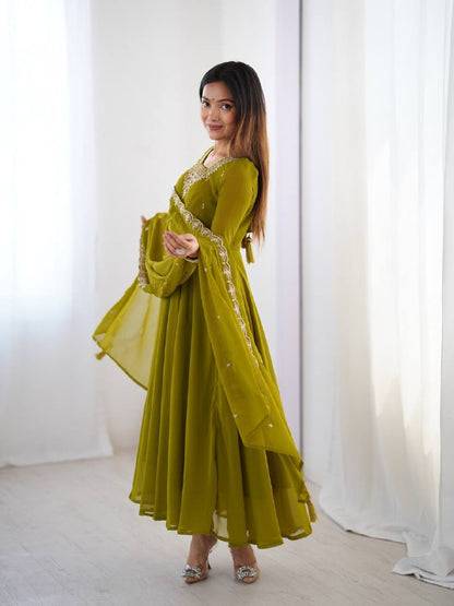 Aarvi Elegance  Purple and Balck  classic Anarkali
