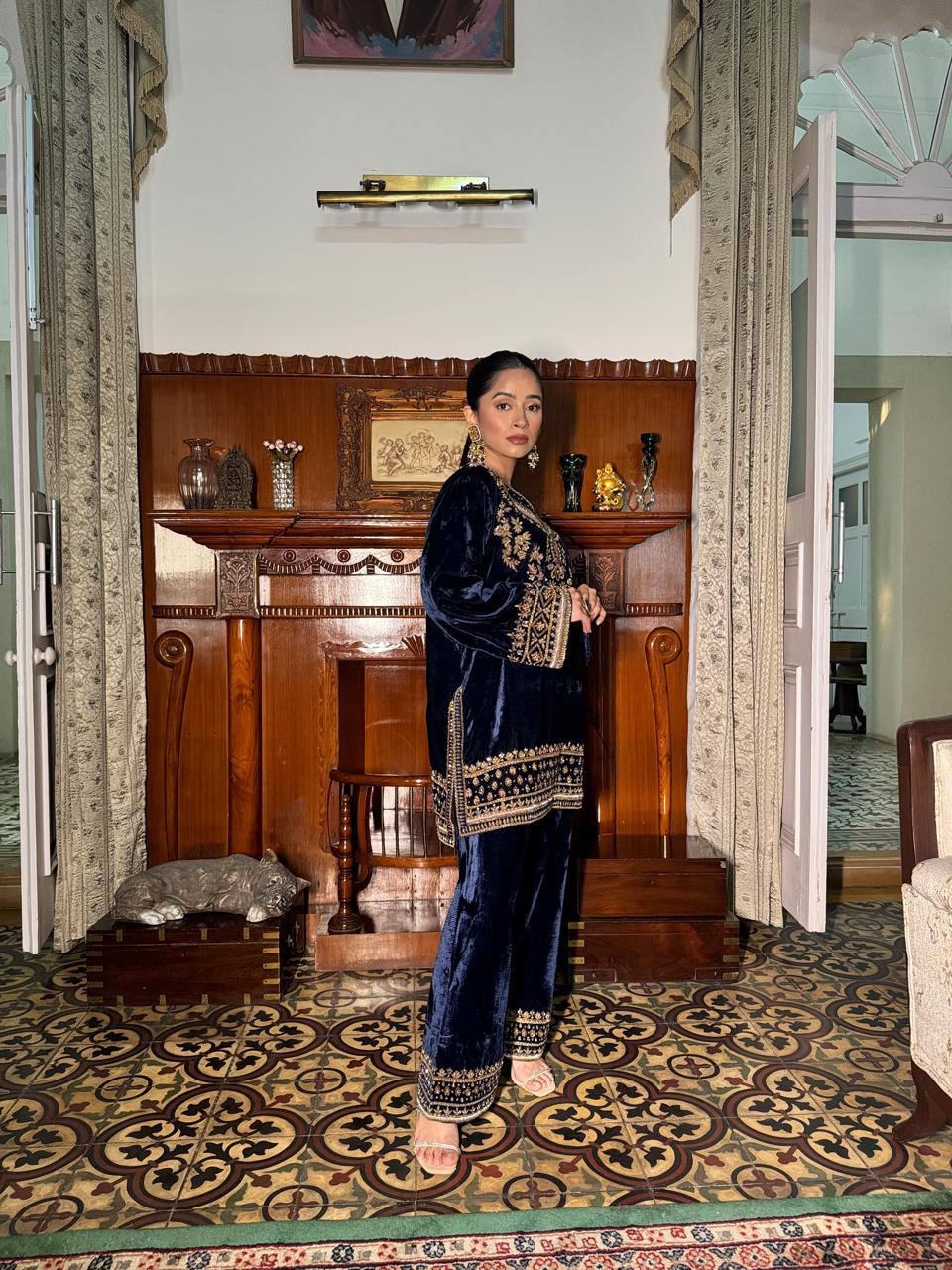 Samira Navy Queen Velvet Suit