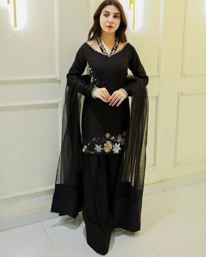 Kaaya Black Luxe  Party Wear  Natural Crep Suit Set