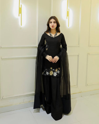 Kaaya Black Luxe  Party Wear  Natural Crep Suit Set