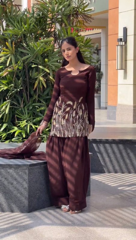 Zunaira Zari Designer Party Wear Look Farshi Shalwar Suit Set
