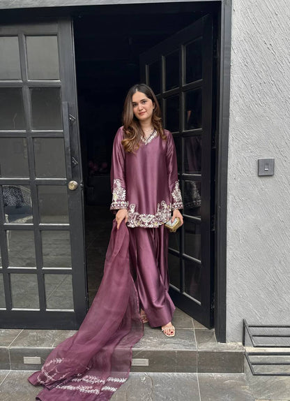 Zaenia Royal Look Natural Crep Silk Top With Dupatta Set