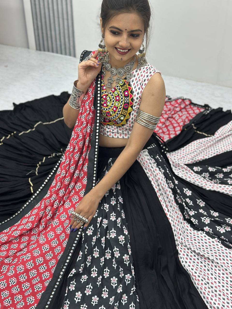 Navratri Naari Ensemble Gamathi work Lehenga Set