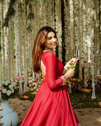 Aira Veil  Roman Anarkali Suit