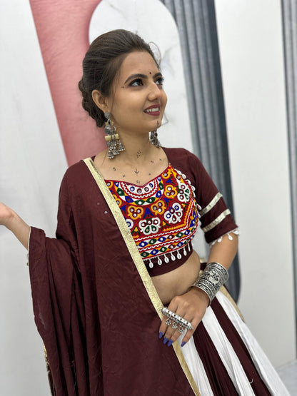Diya’s Twirling Tradition  Gamthi Artistry  Lehenga Set