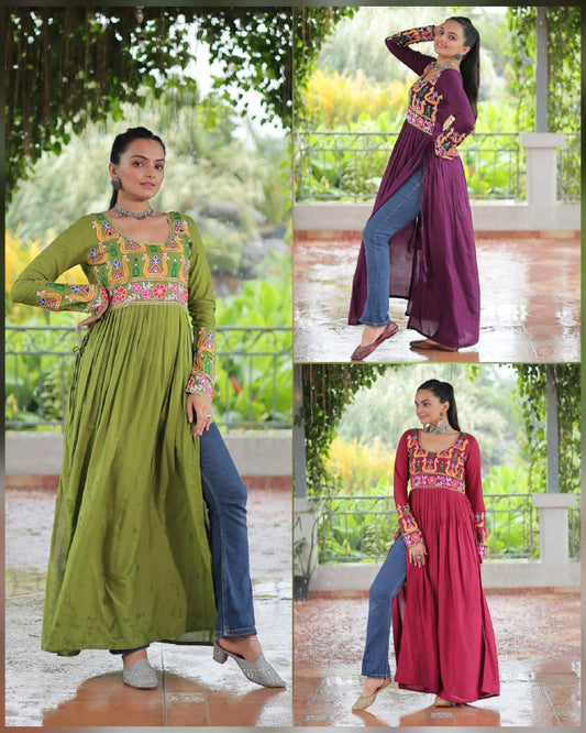 Aarvi in Evergreen Grace   Gamthi Work Navratri Kurti