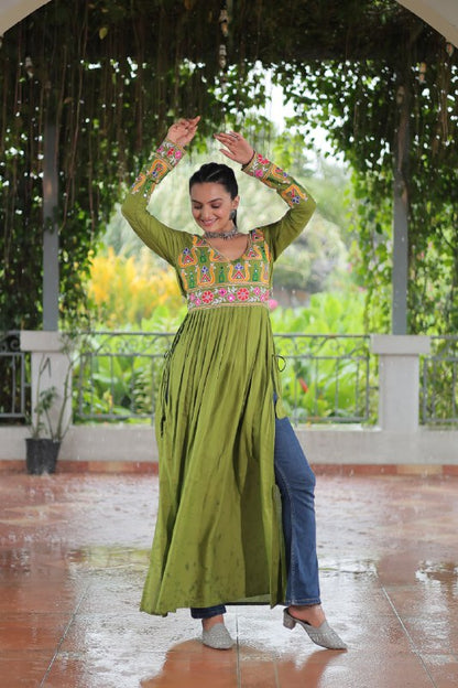 Aarvi in Evergreen Grace   Gamthi Work Navratri Kurti
