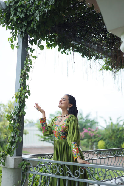 Yashvi’s Rangilo Raas Gown Set