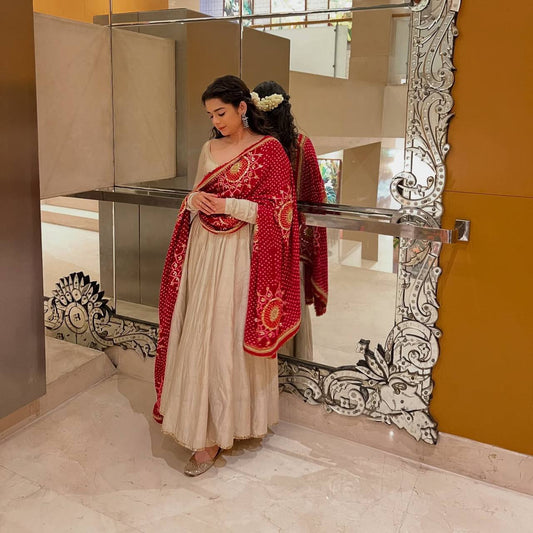 Devanshi's Royal Bandhani Grandeur Off-White Classic Anarkali
