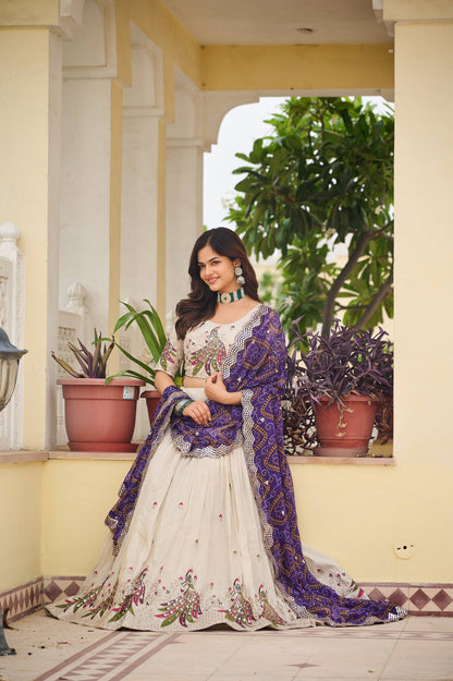 Pari Peacock Pride  Choli Set with  Pretty Bandhani Dupatta