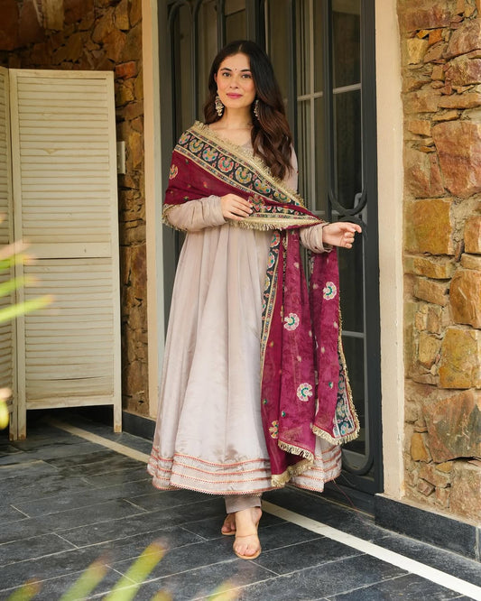 Zarangi  Riwayat Suit Set