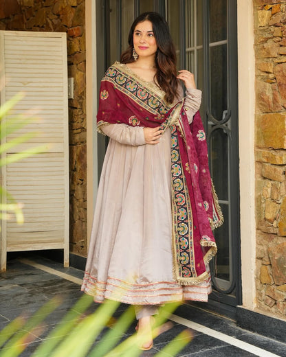 Zarangi  Riwayat Suit Set