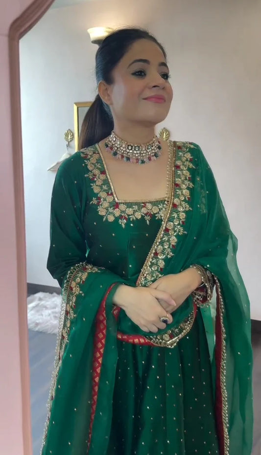 Prachi's Green Havy Vichitra Silk Designer Suit Set