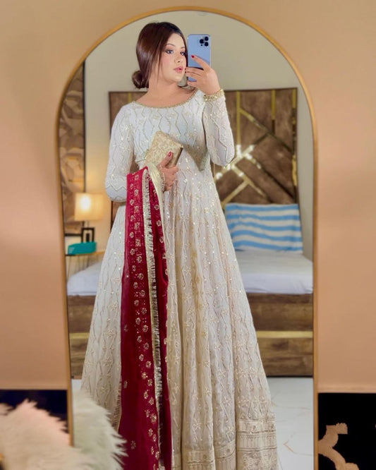 Ootn By Riya White Heavy Suit Set