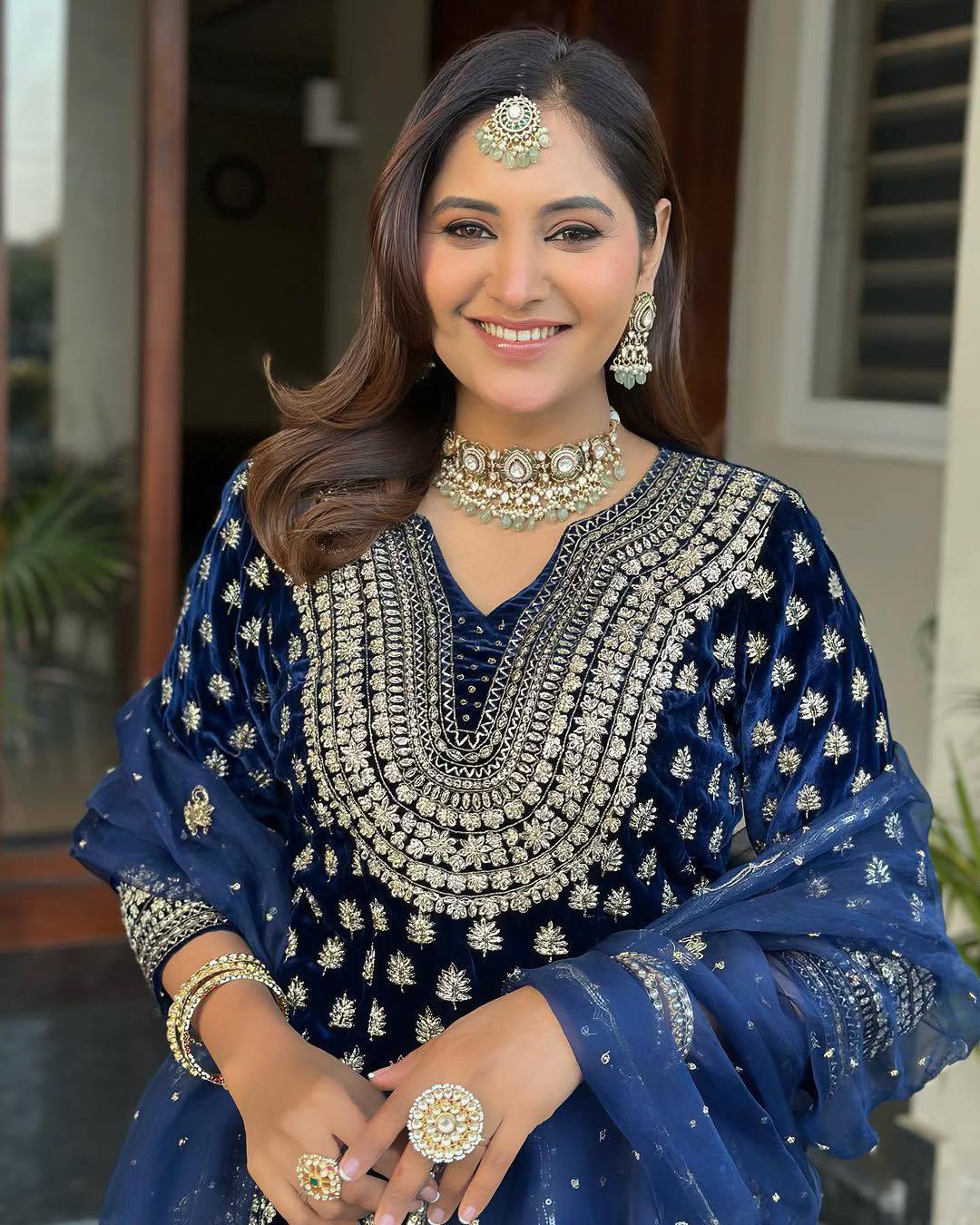 Raniya Premium Velvet Traditional Suit Set