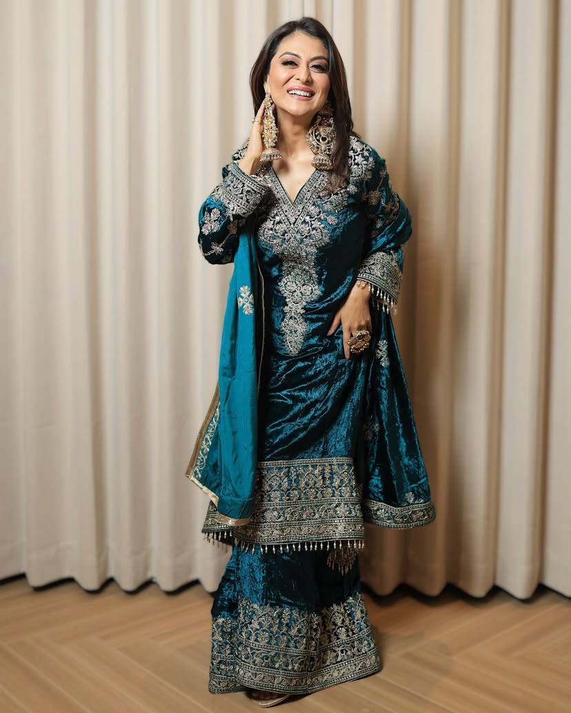 Ishvika Emerald Teal Heritage Velvet Suit Set