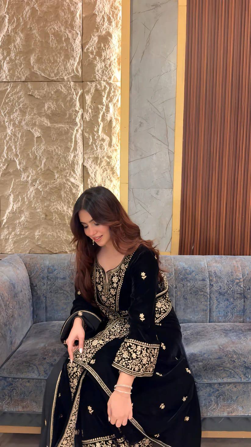 Reeva Royal Premium Velvet Suit Set