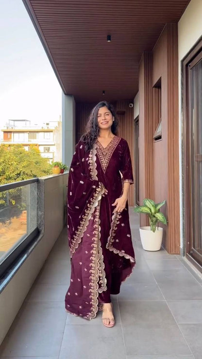 Nazneen Royal Elegance Awaits Velvet suit