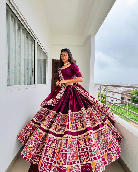 Gujarati Rangrez Traditional Navratri Special Ghagra Choli